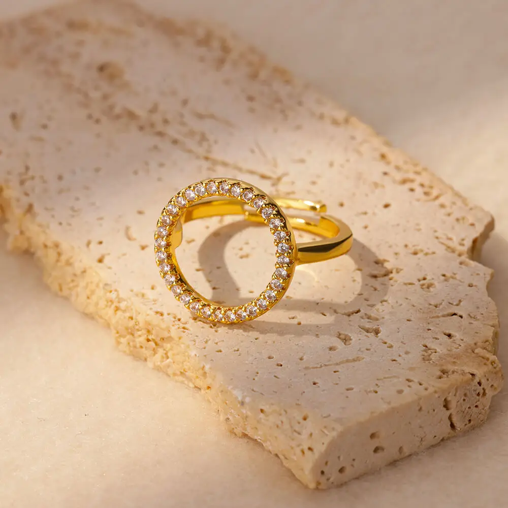 Bijou tendance en acier doré avec strass