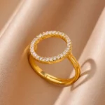 Anneau doré design cercle brillant