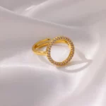 Bague élégante en acier inoxydable doré