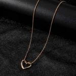 Collier acier inoxydable cœur, accessoire tendance pour toutes les occasions