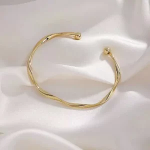 Bracelet torsadé en acier inoxydable, pour un look chic et moderne