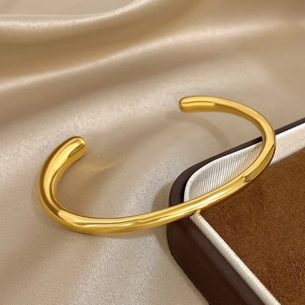 Bracelet jonc acier inoxydable, accessoire mode intemporel pour femmes