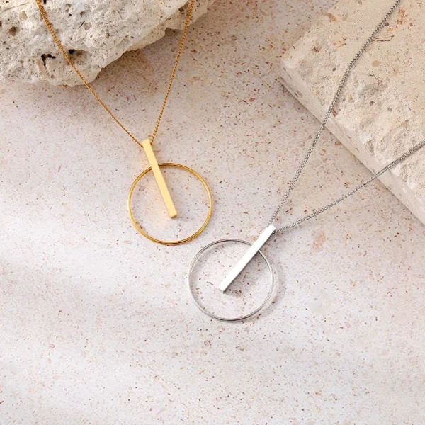 Collier en acier inoxydable Équilibre, idéal pour offrir en cadeau.