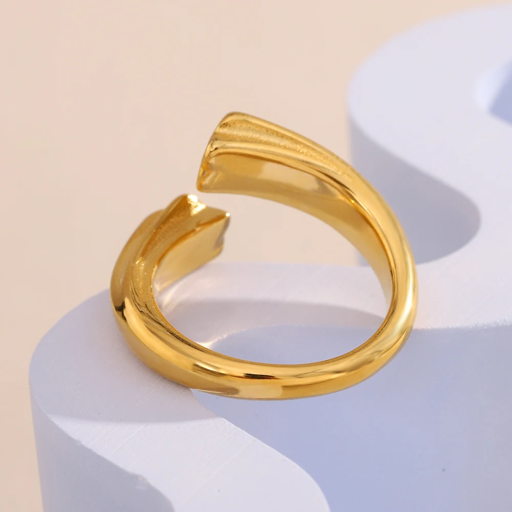 Bague étoile filante en acier inoxydable résistant et stylé