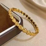 Bracelet petit cœur en acier inoxydable pour un look chic