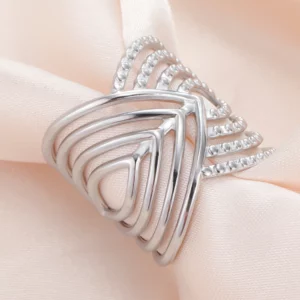 Bague triangle en acier inoxydable durable et stylée