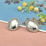 Boucle d'oreille cabochon en acier inoxydable pour un look moderne